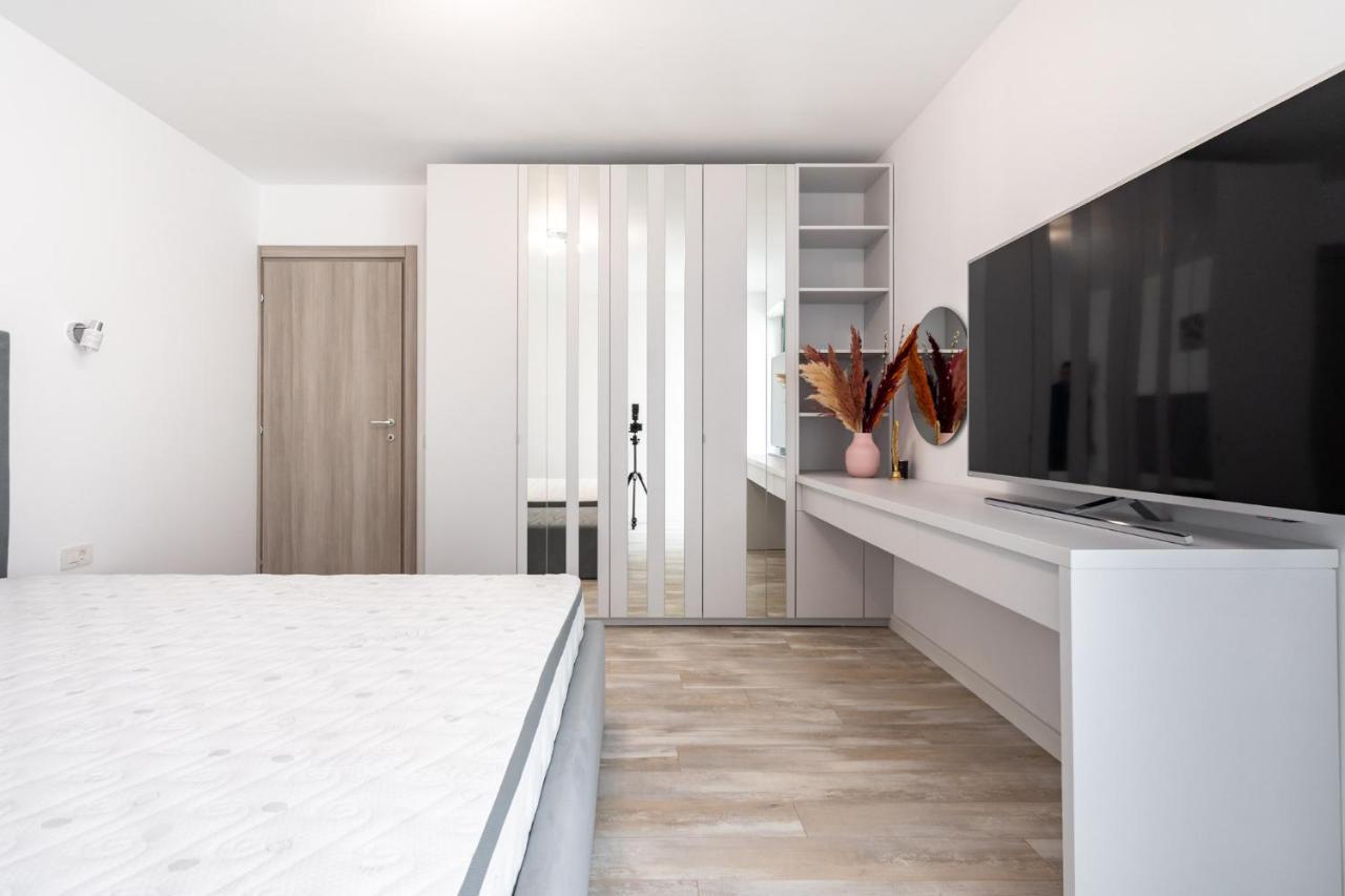 Central Apartment Diamond Bukarest Exterior foto